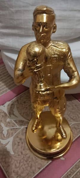 beautiful Messi statue (metal handicraft) 2