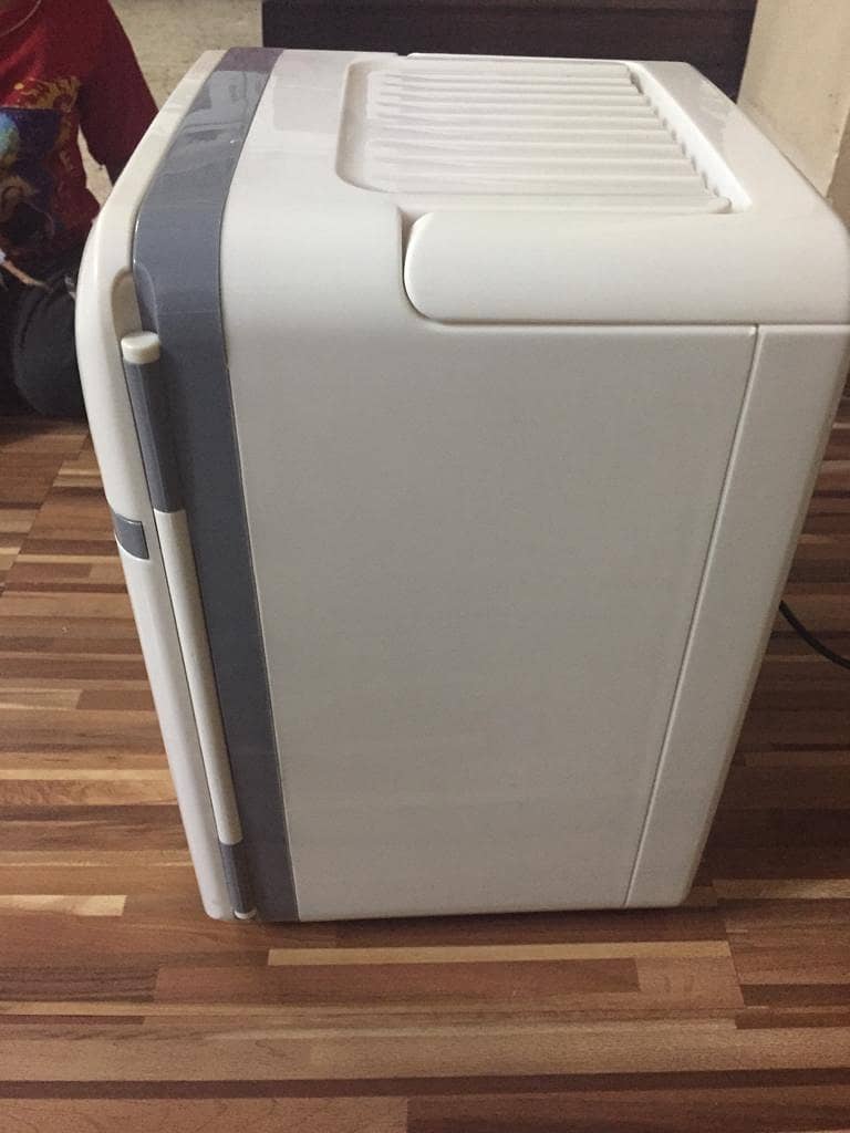 auto refrigerator / fridge 12 volt + 110 volts 1