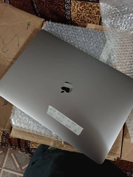 25 UNITS MACBOOK PRO 2019 16 inch TOUCHBAR I7 2.6 16GB  512GB 12