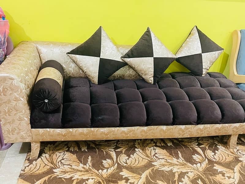 3  seater Sofa / couch / brown color 1