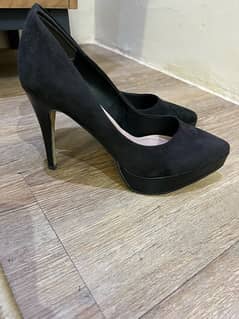 Vincci heels 38 size Brand new