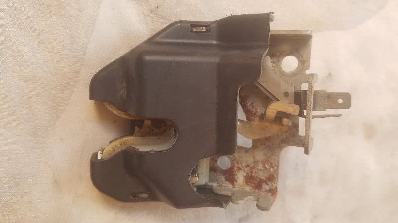 Honda Civic 2001 Diggi Lock. O3244833221 0