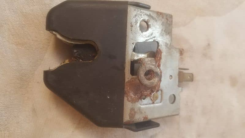 Honda Civic 2001 Diggi Lock. O3244833221 1