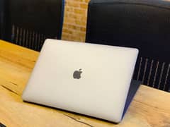 Macbook pro 2019 16/512GB core i7 2.6 GHz 15 inch