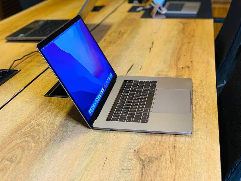 Macbook pro 2019 16/512GB core i7 2.6 GHz 15 inch 1