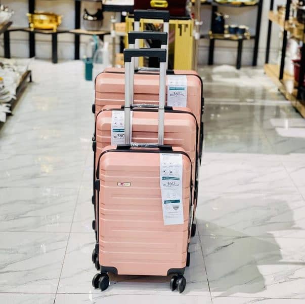 - Travel bags - Suitcase - Trolley bags -Attachi -Safribag 1