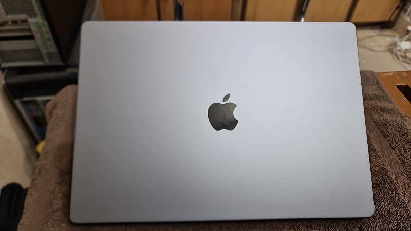 MacBook M1 Pro 2021 16GB 512GB 16 Inch MK183 10