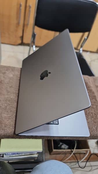 MacBook M1 Pro 2021 16GB 512GB 16 Inch MK183 19