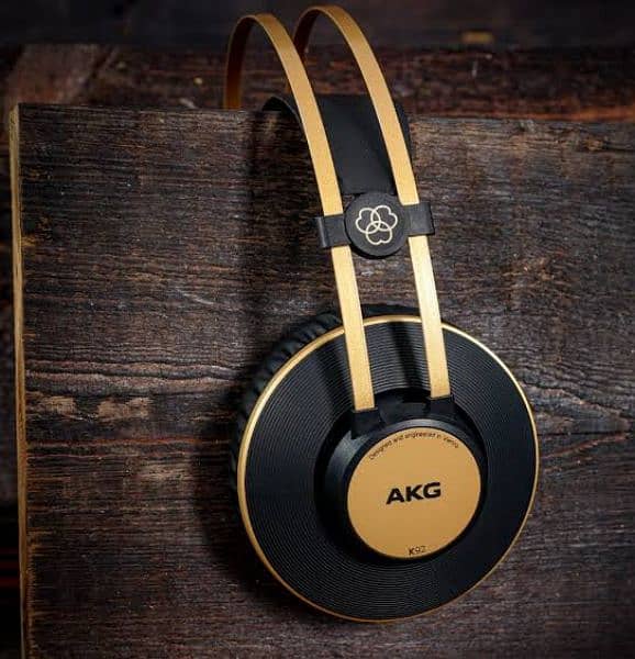 AKG K92 Closed Back Studio Monitoring Headphones 0
