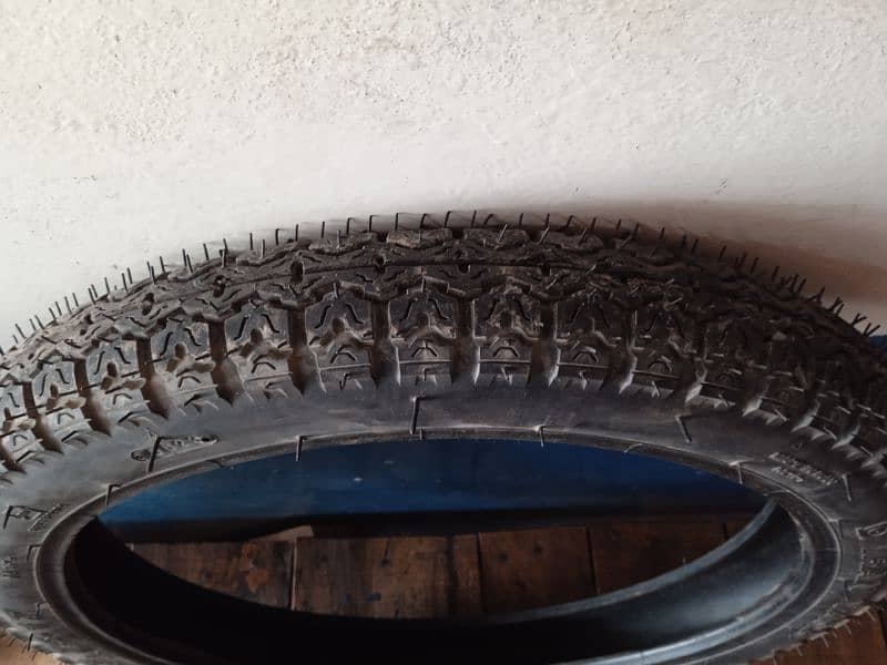 Irani tyre new bilkul 2 tyre hain back or front 4 PR 4