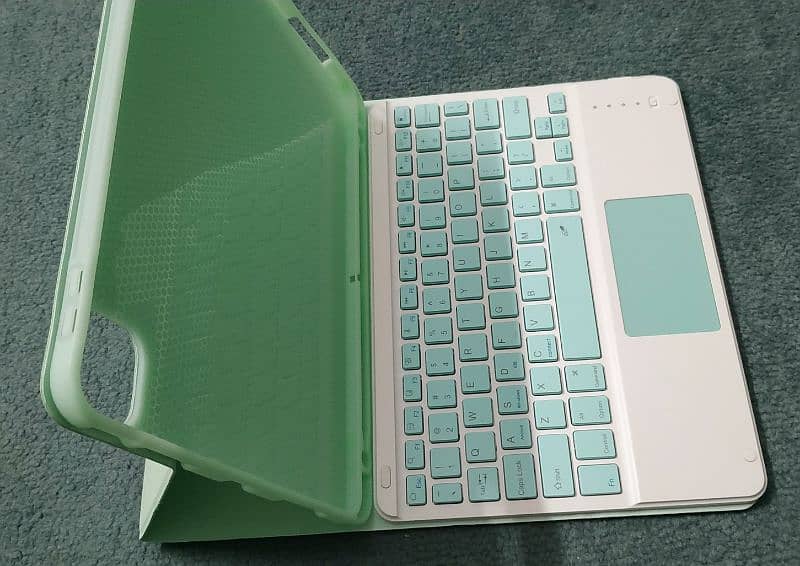 Bluetooth keyboard cover with trackpad for iPad pro 11 / iPad Air 10.9 4