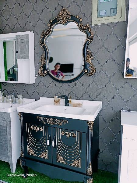 Brand new vanity and accessories. 8