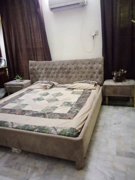 good condition bed 4