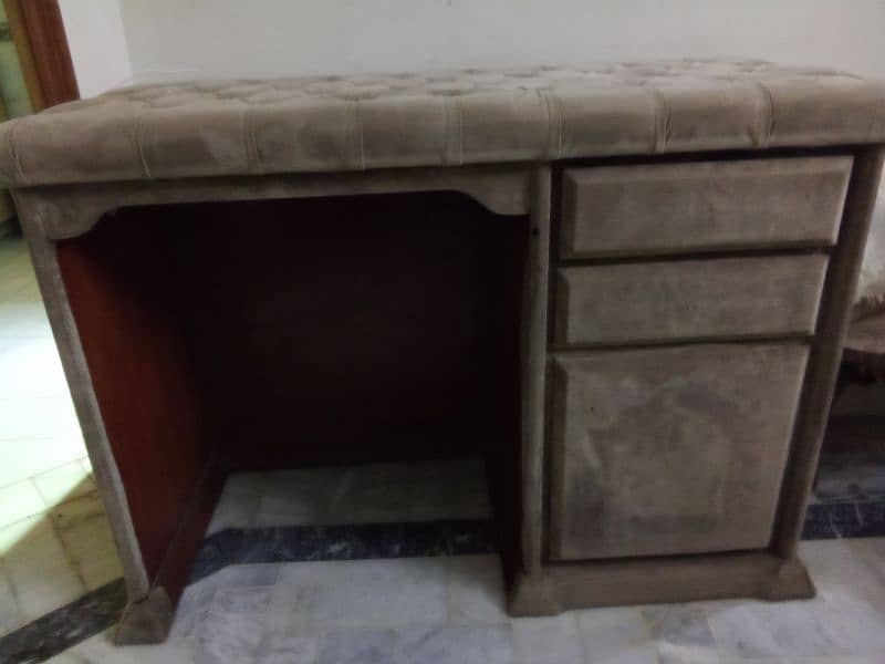 good condition bed 8