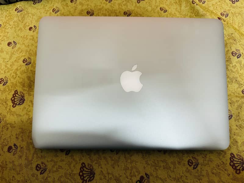 Apple macbook pro 2015 urgent sale 8/256gb 4