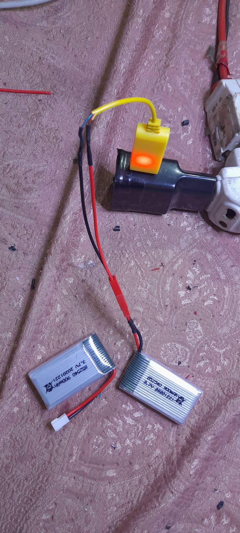 Toy Drone battery and charger 4