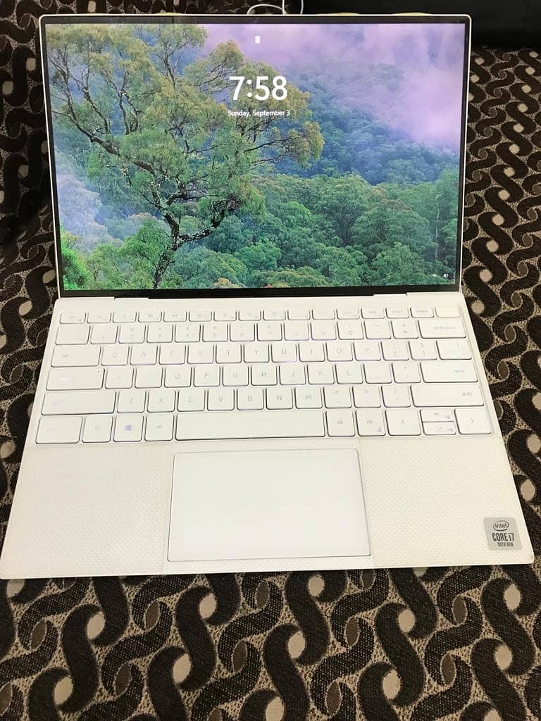 Dell XPS 9300 Core i7 (16GB RAM - 512GB SSD)in excellent condition 2