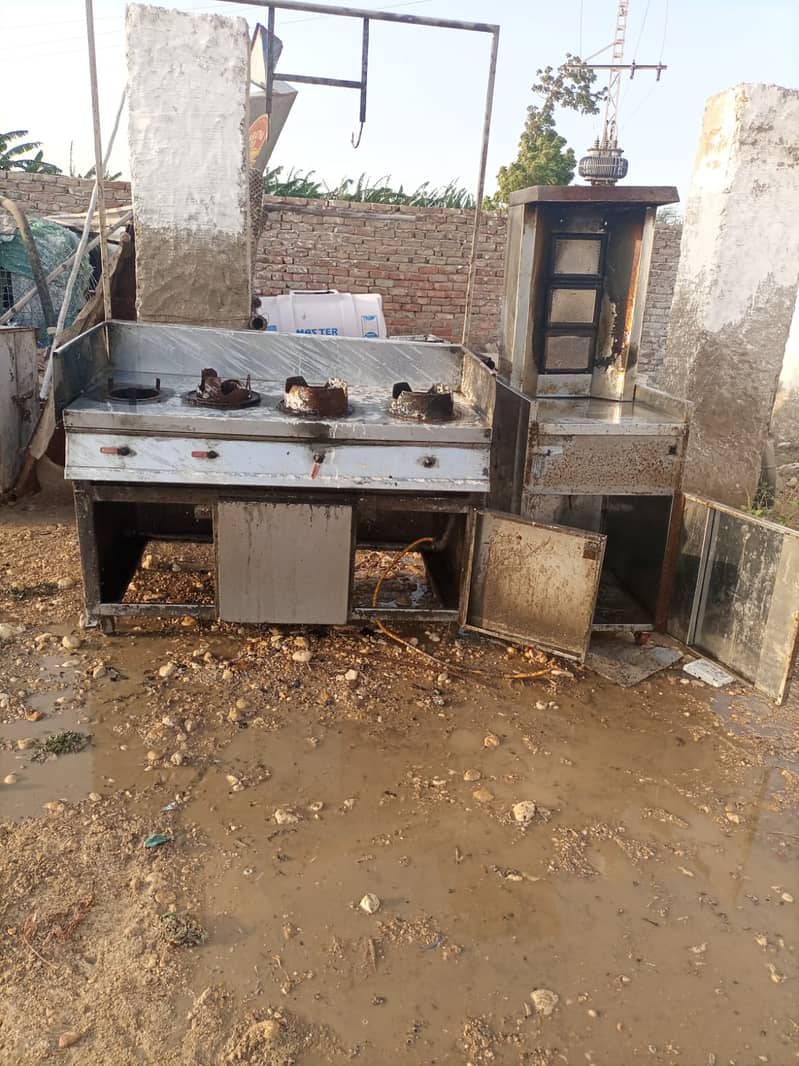 Shawarma machine , 4 burner karahi counter , 16 litre fryer Other