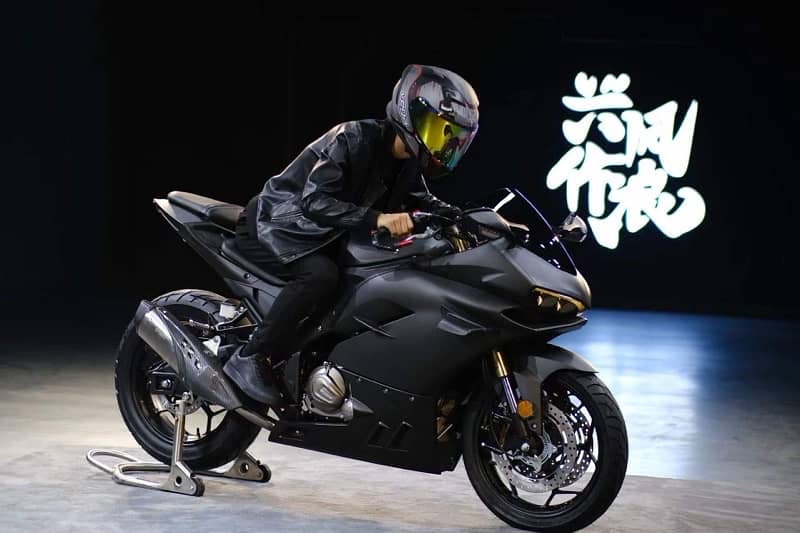 brand new 2024 model Ducati 400cc dual cylinder Kawasaki ninja 4