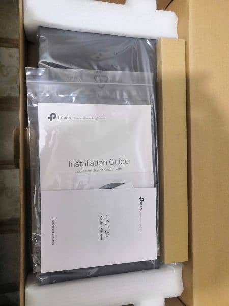 Tp link jetstream Gigabit smart switch 16 port 2 sfp slots TL-SG2216 4