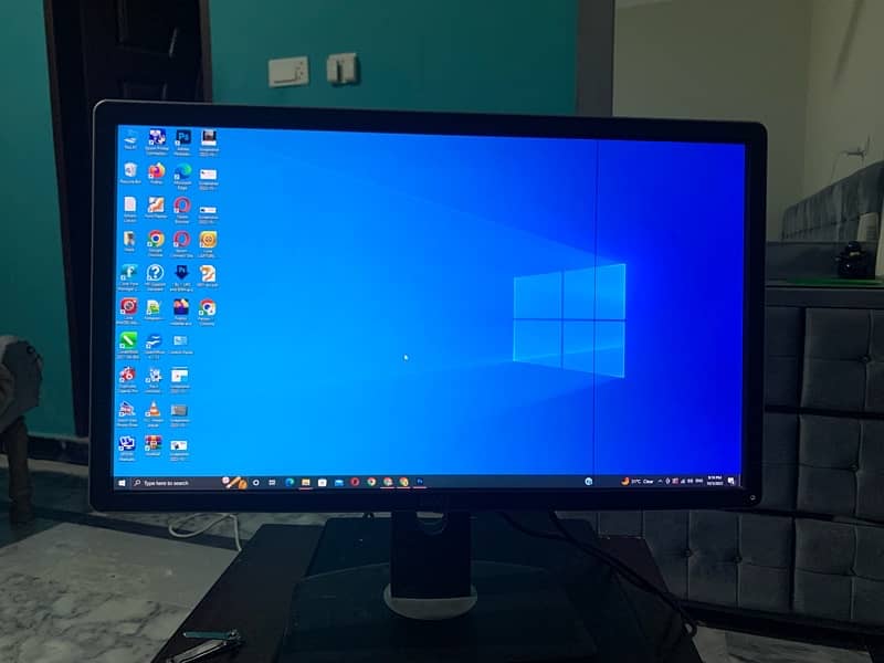 Dell 2414hb IPS 24 inch Screen - Urgent Sell - Narrow Line On Screen 0