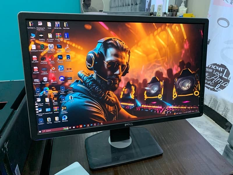 Dell 2414hb IPS 24 inch Screen - Urgent Sell - Narrow Line On Screen 2