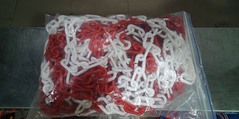 Plastic Chain Red & White 1
