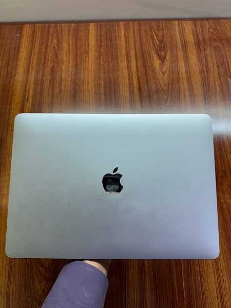 Macbook Pro 2017 13” 8/256gb 1