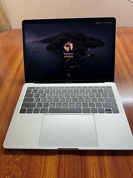 Macbook Pro 2017 13” 8/256gb 8