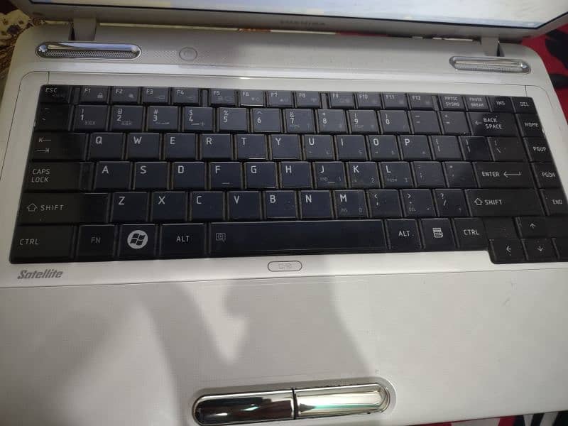 Laptop TOSHIBA 1