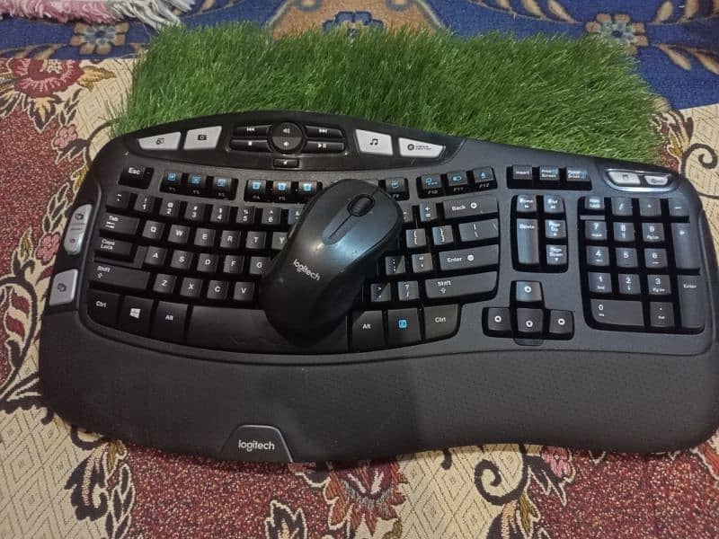 Logitech Wireless Keyboard Mouse Combo & Apple Magic Keyboard Mouse 13