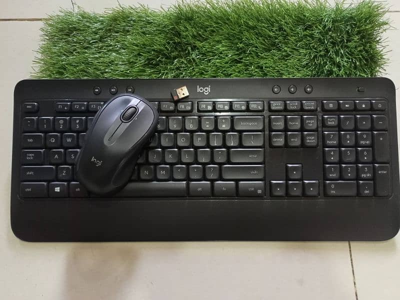 Logitech Wireless Keyboard Mouse Combo & Apple Magic Keyboard Mouse 15