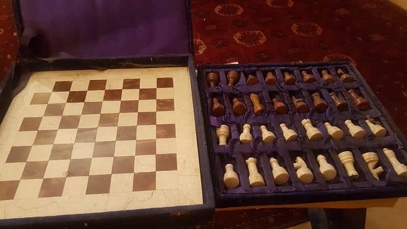 hand crafted marble chess 1