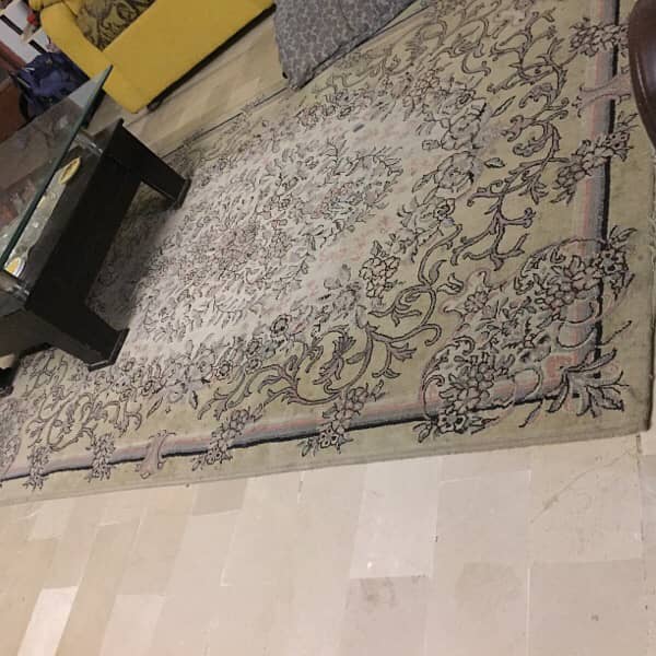 7 ft * 5ft elegantly styled rug 0