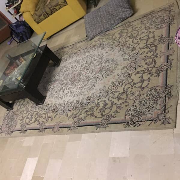 7 ft * 5ft elegantly styled rug 1