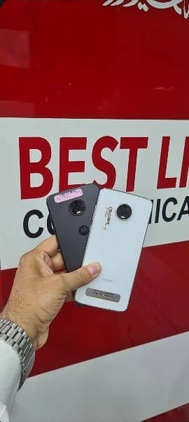 moto Z4 4gb/128gb USA stock  pta approved 1