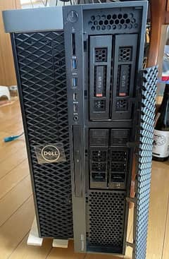 Dell 5820 Xeon W-2145 12th Gene (8-Cores 16 T) 4.5GHz Boost, 0