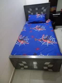 kids bed / single bed / baby bed