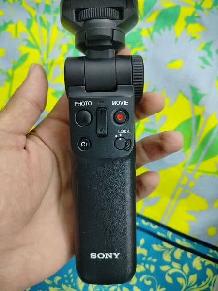 Sony GP-VPT2BT Wireless Shooting Grip (Black) 1