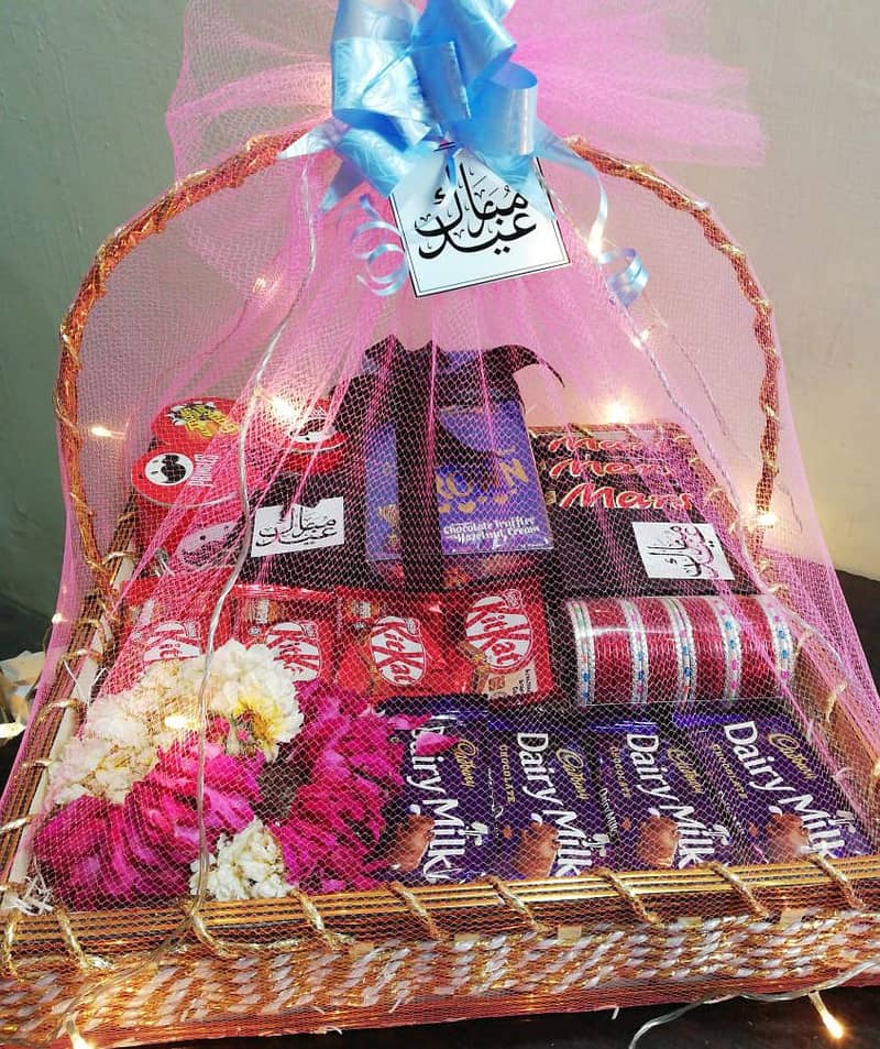 Customized Gift Baskets, Chocolate Baskets, Chocolate Bouquet, Cakes 11