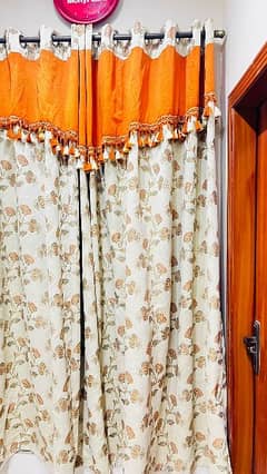beautifull 4 curtains beig and orange combination