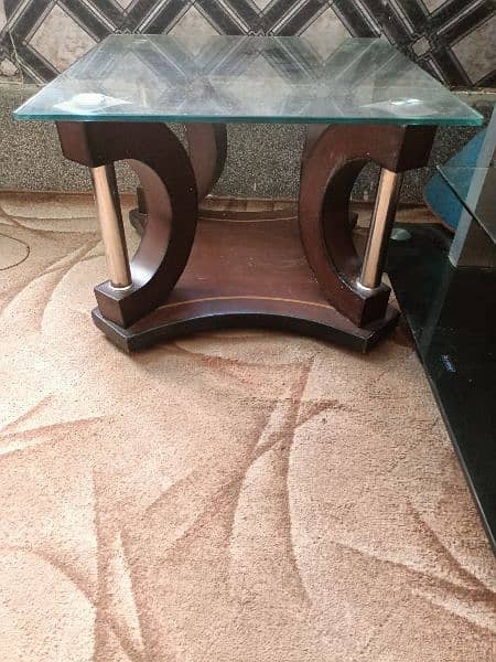 one big and 2 small tables in very good condition 2