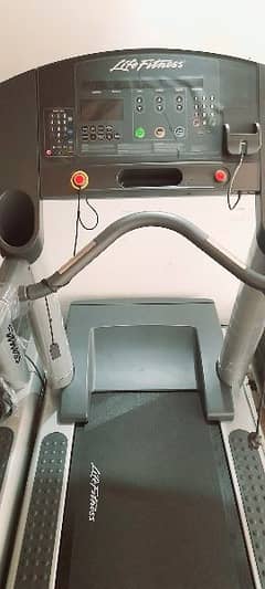 Life Fitness Commercial Running Machine