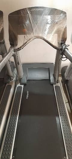 Life Fintess USA Commercial Treadmill Machine 03334973737