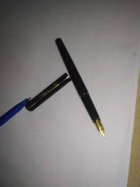 Sheaffer Fountain pen Black with gold tone made in japan 1