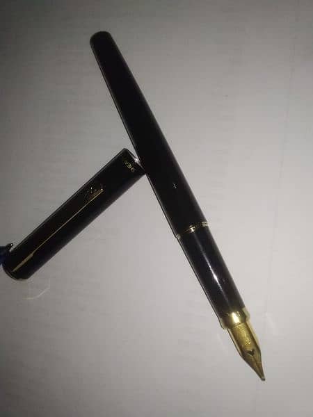 Sheaffer Fountain pen Black with gold tone made in japan 4