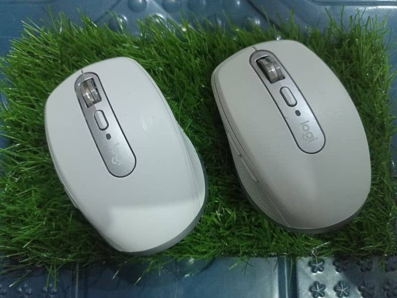 Logitech Wireless keyboard Mouse Combo 0