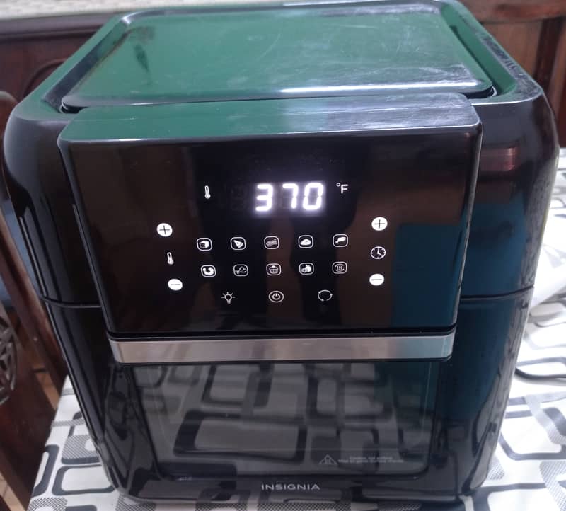 Insignia 10QT Black Digital Air Fryer Oven 1
