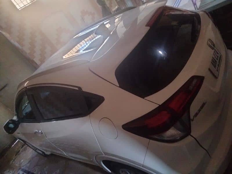 Honda Vezel Z  2014/2018 For Sale 4