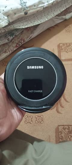 Samsung wireless Fast charger.